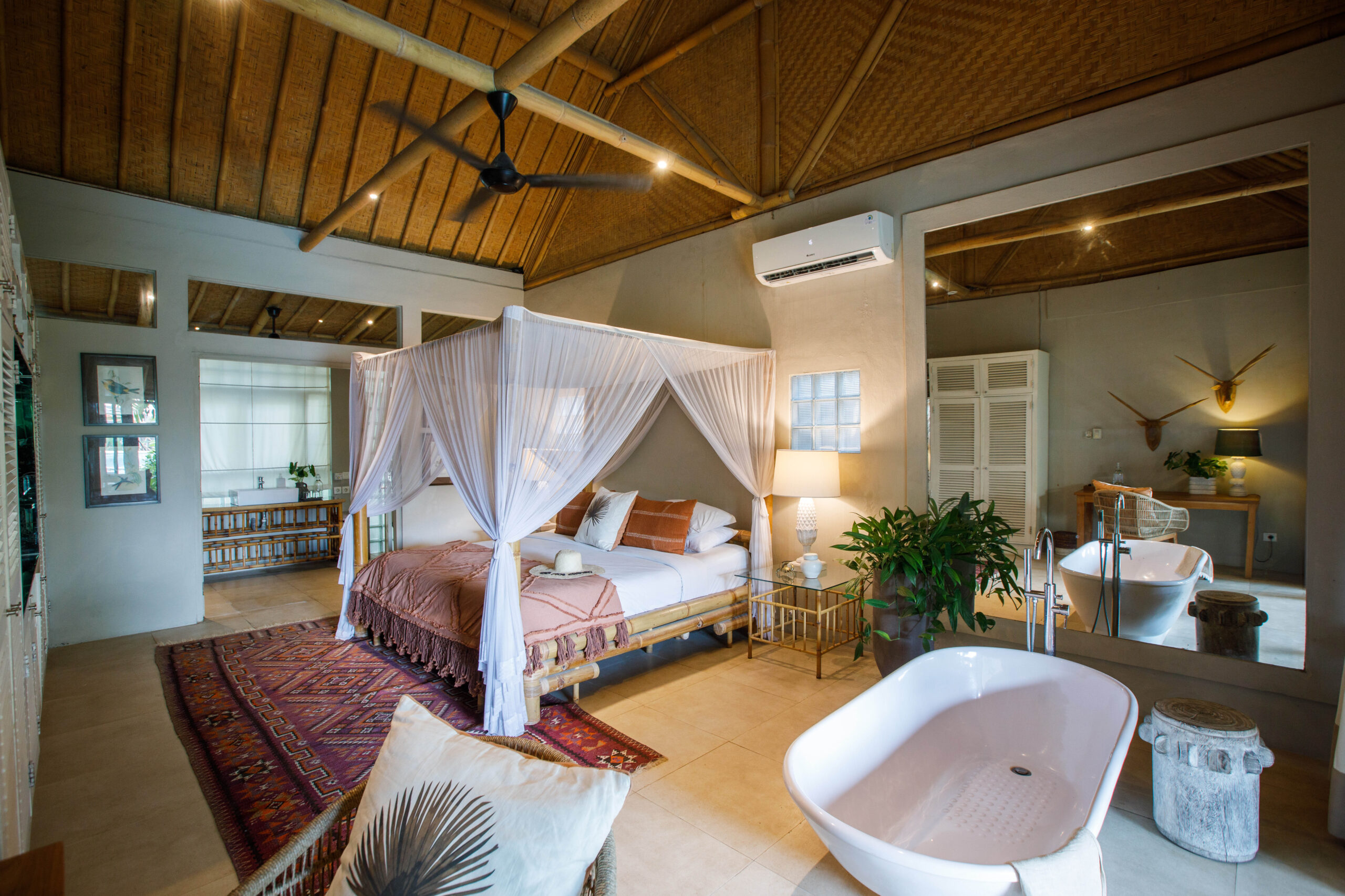 bloomfield_hotel_umalas_bali_pool_suites_room_(1)