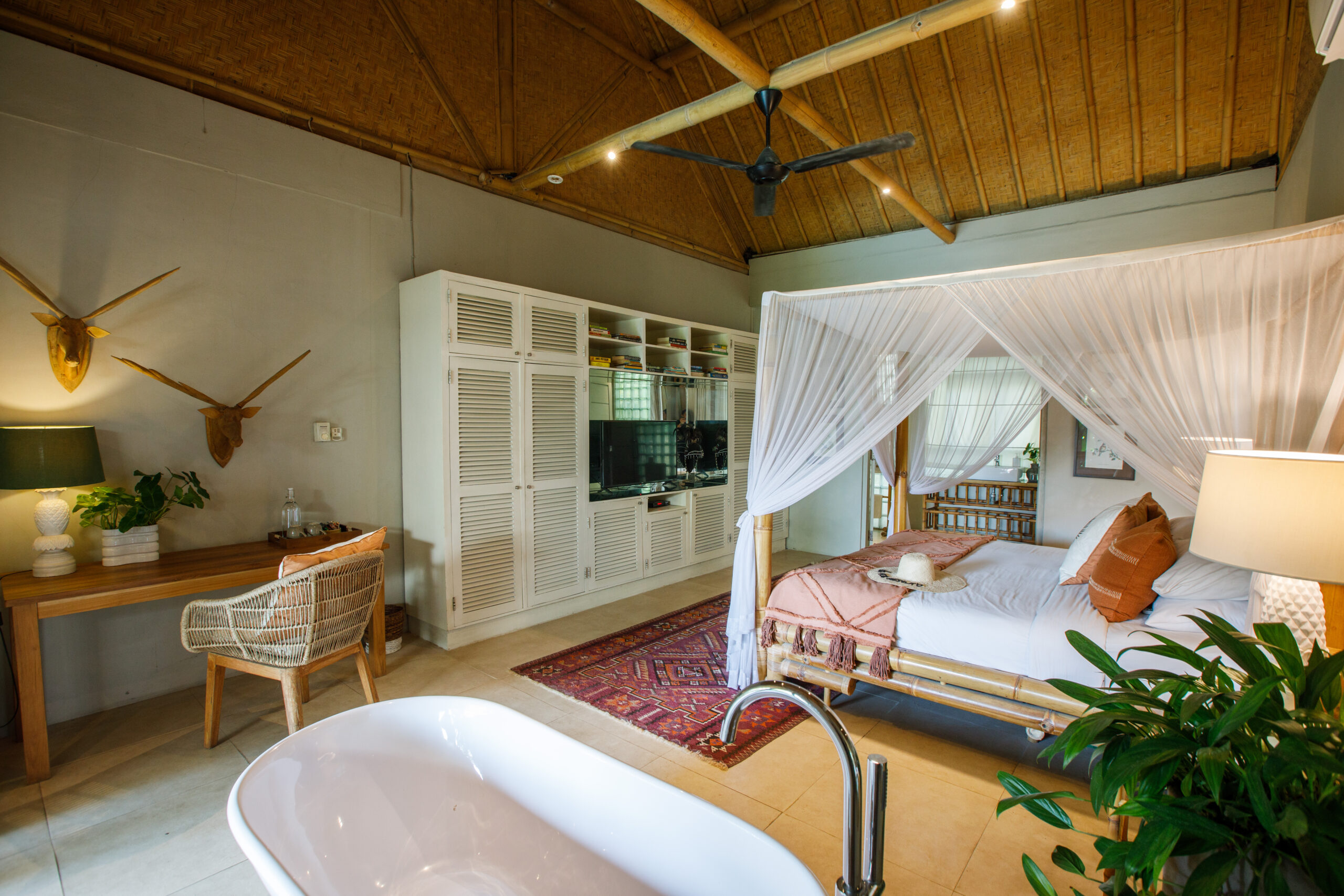 bloomfield_hotel_umalas_bali_pool_suites_room_(3)
