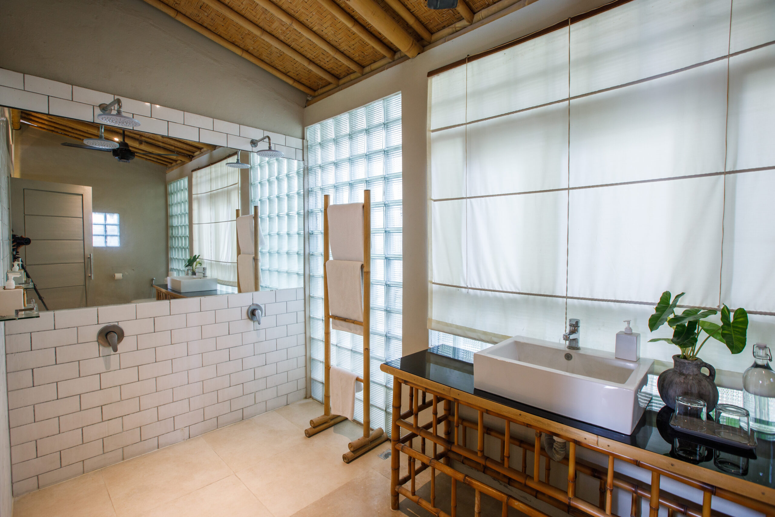 bloomfield_hotel_umalas_bali_pool_suites_room_(5)