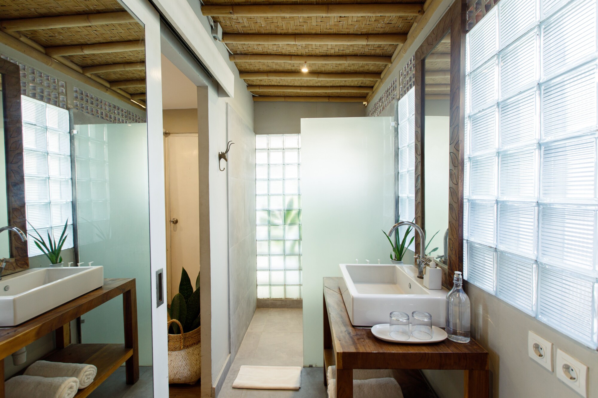 bloomfield_hotel_umalas_bali_standard_room(7)